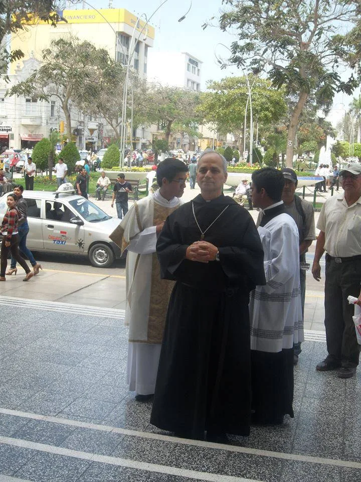primera imagen del papa en peru cuando asumio el cargo obispo en chiclayo